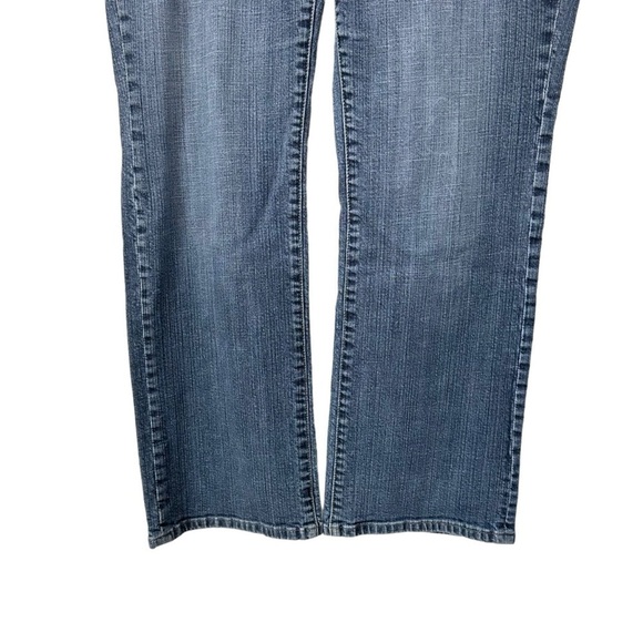 Chico's Jeans Platinum Denim Straight Leg Five-Pocket, size 2 - Picture 4 of 6